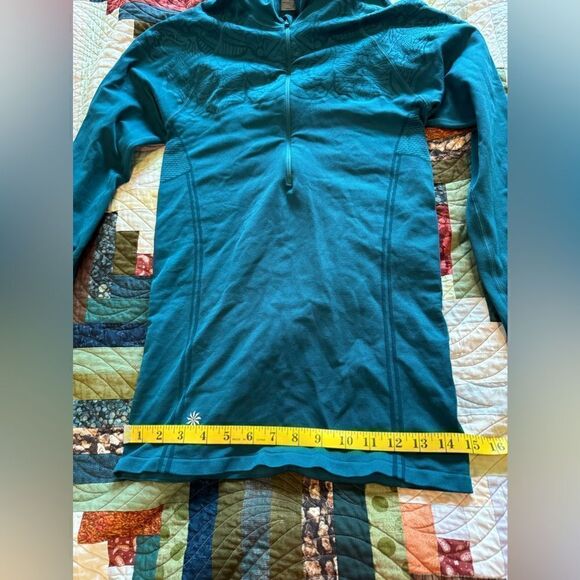 Athleta Long Sleeve Half Zip Pullover Hoodie Top Size S Geometric Detailing - Picture 2 of 6